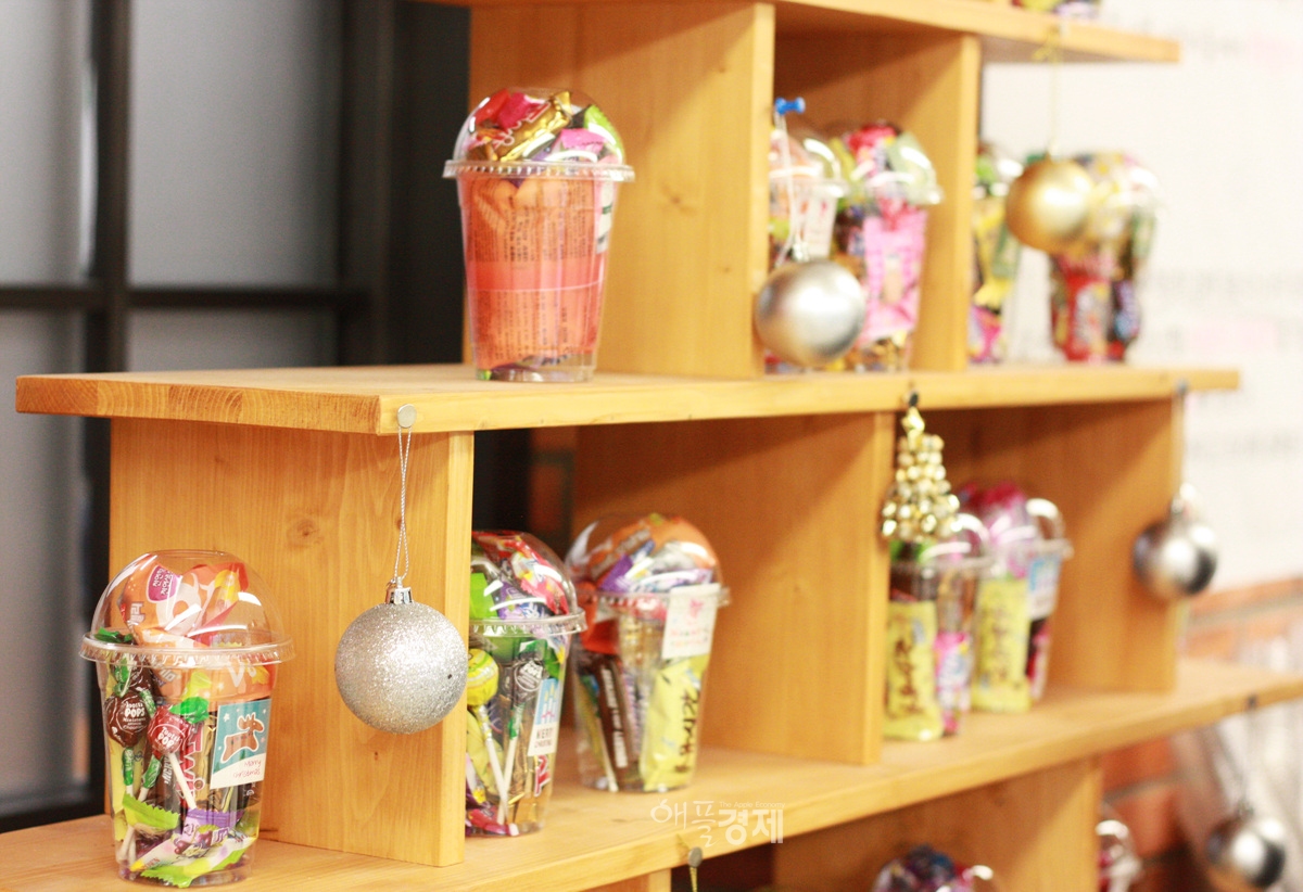 삼성전자, 어린이 1,500명에 크리스마스 선물 전달 < 월드IT < 기사본문 - 애플경제