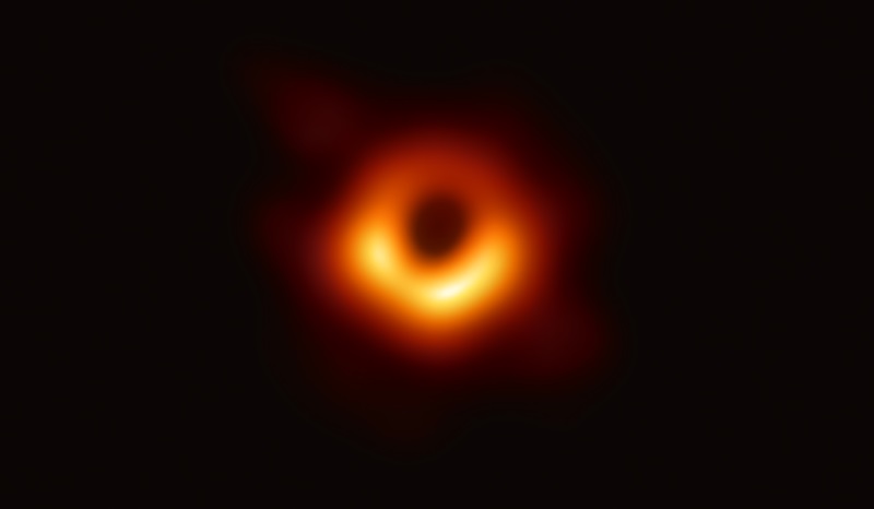국내 천문학자를 포함한 사건지평선망원경(EHT·Event Horizon Telescope) 연구진은 거대은하 'M87' 중심부에 있는 블랙홀 관측에 성공했다고 지난 10일 밝혔다. EHT는 블랙홀 영상을 포착하기 위해 국제협력을 통해 구축한 지구 크기의 거대한 가상 망원경이다. 사진제공=Event Horizon Telescope Collaboration
