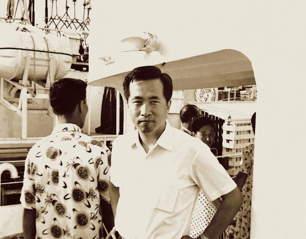 1969년 8월, 동원의 최초 어선인 '제31동원호' 출어식에 참석한 김재철 회장. 사진제공=동원그룹