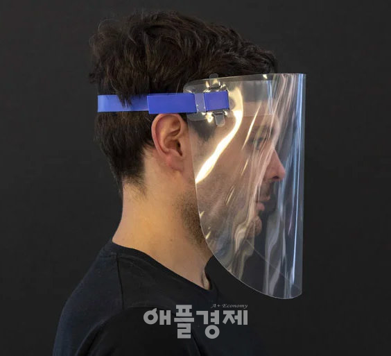 애플을 비롯한 미국의 일부 ICT기업과 완성차업체, IT연구기관 등이 코로나 방역 기구를 제작하는데 나섰다. 사진은 의료진의 안면보호장구인 ‘페이스쉴드’. 사진=류정희 기자