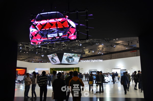 사진은 ‘서울 모터쇼’에 출품한 현대차가 자사의 콘셉트카를 출시한 부스이며, 본문 기사와 직접 관련은 없음. (사진=류정희 기자)