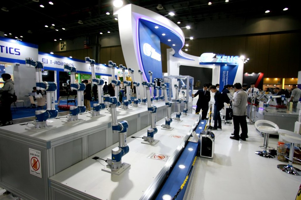 ‘지능형 RPA’의 차원까지 로봇 자동화 기술이 발달하고 있다. 지난해 열린 ‘로보월드 2019’에 전시된 자동화 로봇 제품들.(사진=‘로보월드’)