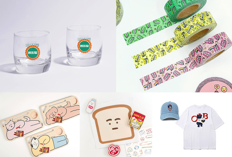 (왼쪽부터 시계방향으로) 정식품 ‘베지밀 레트로 컵’, 동아오츠카 ‘데미소다 마스킹테이프’, 오비라거 X 게스 컬레버레이션 ‘모자&티셔츠’, 오뚜기 ‘산타스프 마그넷’, 샘표 ‘나 혼자 질러 트레이 3종’ (제공=정식품)