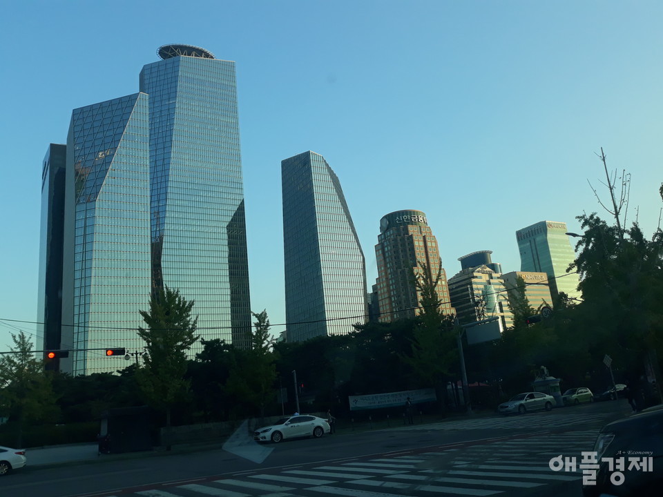 여의도 금융가의 모습으로 본문과 직접 관련은 없음