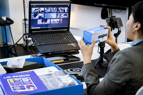 원격 영상 콘텐츠 교육 현장 촬영 모습. (제공=SK텔레콤)