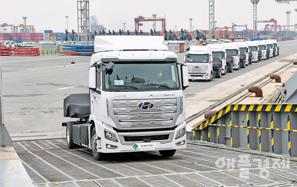 내년 행사는 국내에서 양산에 성공해 수출한 수소전기트럭 및 상용차들로 전세계의 주목을 받을 전망이다. (사진=현대차)