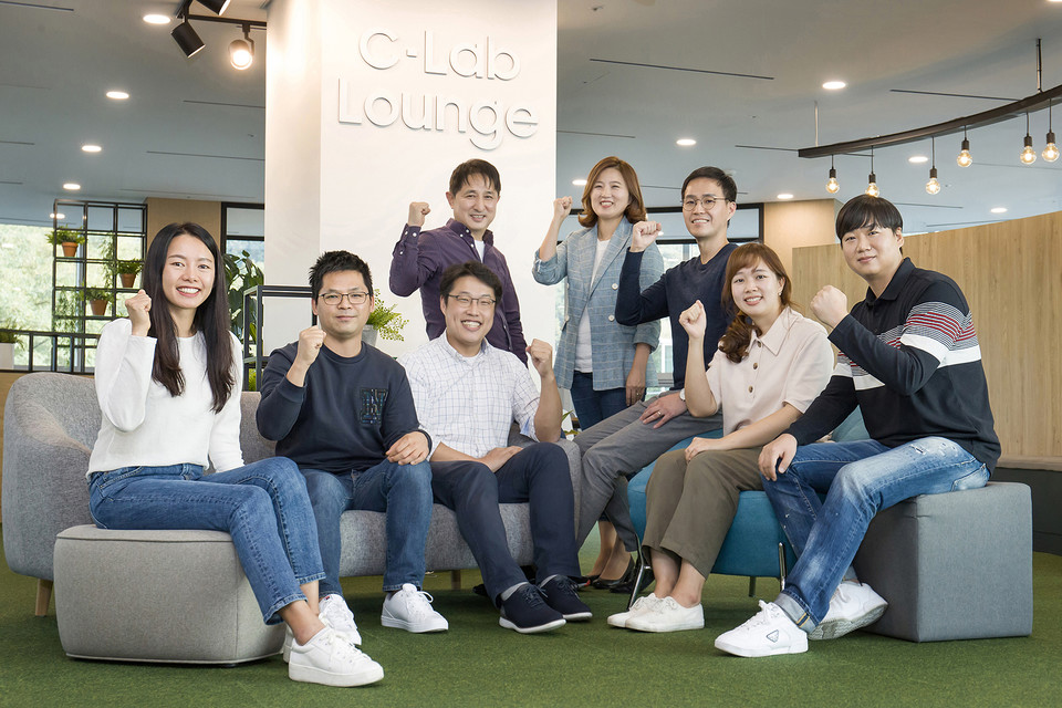 삼성전자 C랩을 통해 창업에 도전하는 3개 과제 참여 임직원들 (사진=삼성전자)