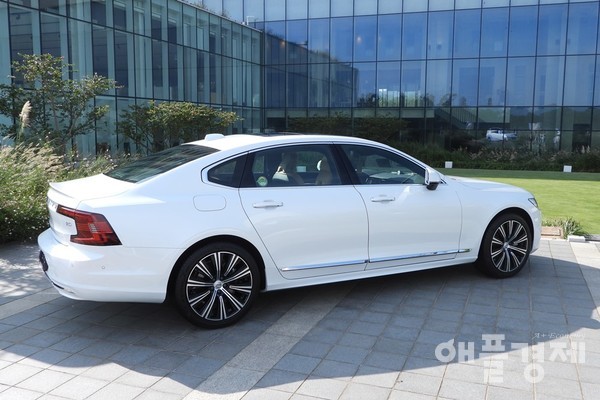 볼보 S90 B5 인스크립션 (사진=황현태 기자)