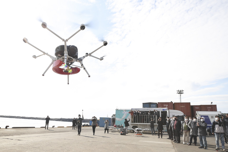 인명구조 훈련을 위해 수소드론이 이륙하고 있다. (사진=KT)