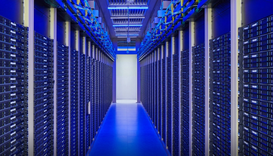 초대형 데이터센터인 ‘하이퍼스케일급 데이터센터’- 네이버 ‘각 춘천’의 서버실 전경 (사진=네이버)