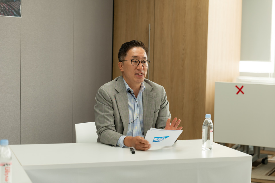 박세진 SAP 석세스팩터스 본부장이 온라인 미디어 브리핑에서 발표하고 있다. (제공=SAP코리아)