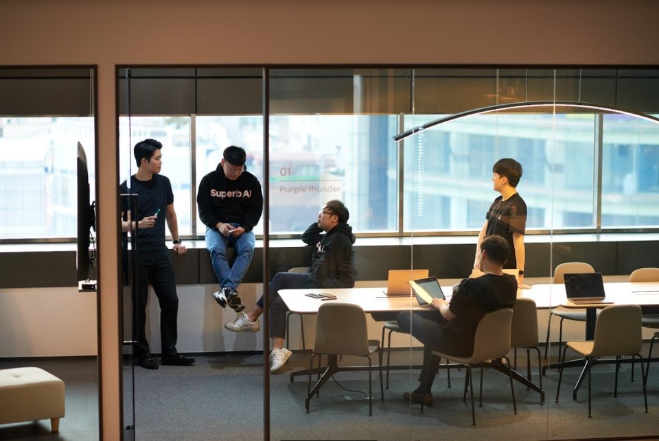 슈퍼브에이아이 스프린트 회의 장면 (제공=슈퍼브에이아이)