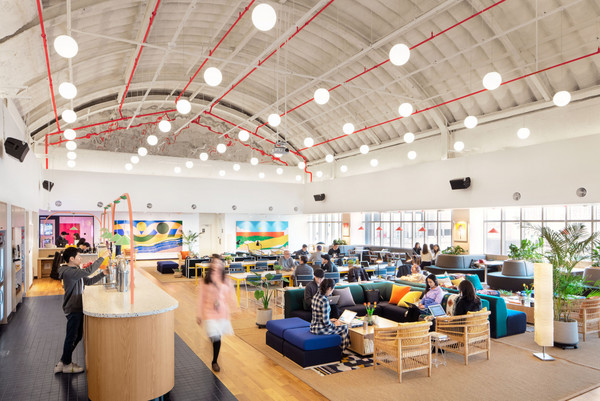 서울 강남구 청담동에 위치한 위워크 디자이너클럽점 메인라운지 전경 (제공=위워크코리아)