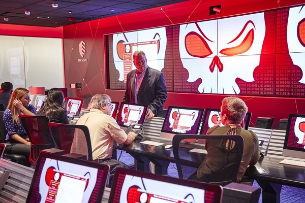 류크를 비롯한 랜섬웨어 공격이 기승을 떨고 있는 가운데 미국의 IBM이 자사 직원들을 대상으로 이에 대비한 교육을 실시하고 있다.