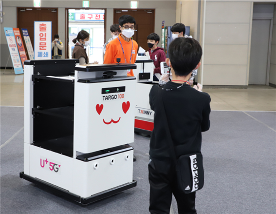 사진은 '2019 로보월드' 전시장 모습.