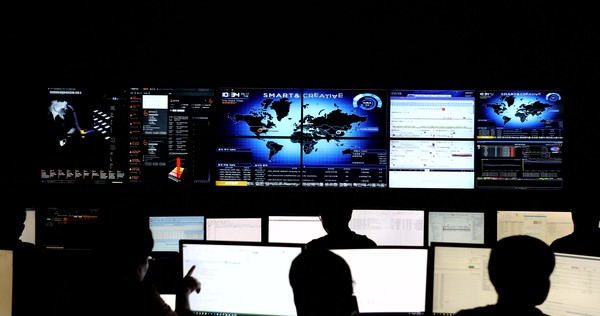 사진은 한 기업체의 데이터센터로서, 본문과 직접 관련은 없음.