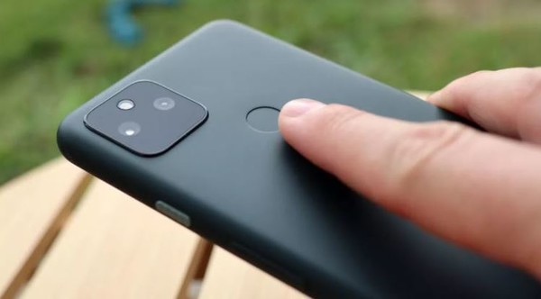 사진은 구글의 픽셀6.