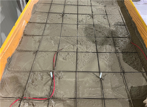 콘크리트에 광섬유 센서를 매립한 모습(사진:ETRI)