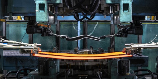 현대제철에서 생산 중인 자동차용 고강도 핫스탬핑 제품(사진:현대제철)