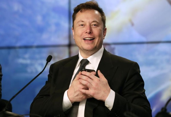 8일 트위터 인수작업을 중단할 것이라고 전격 발표한 일론 머스크.(사진=WSJ)