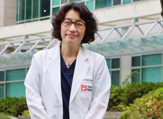 '제 10회 성천상'을 수상한 최영아 서울시립서북병원 내과전문의.