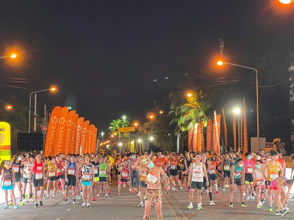 태국 방센 ( Bangsaen10 ) 마라톤 사진 제공: Adela Lin