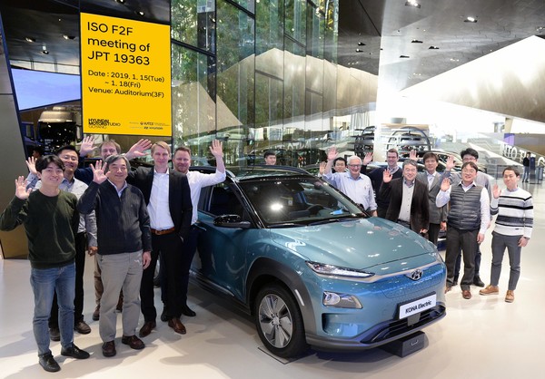 사진은 현대자동차가 무선충전 전기차 '코나'를 개발, 출시한 행사 모습으로 본문과는 관련이 없음.(사진=현대자동차)