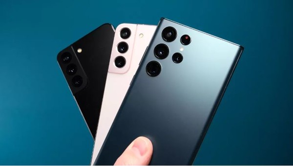 갤럭시 S22 모델.(사진=셔터스톡)