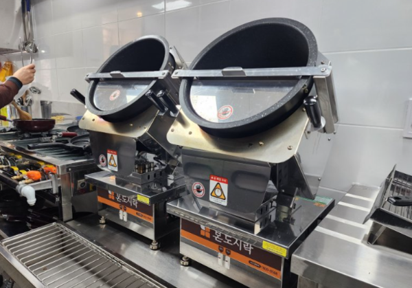 본도시락 스마트주방 로봇.(사진=본도시락 홈페이지)