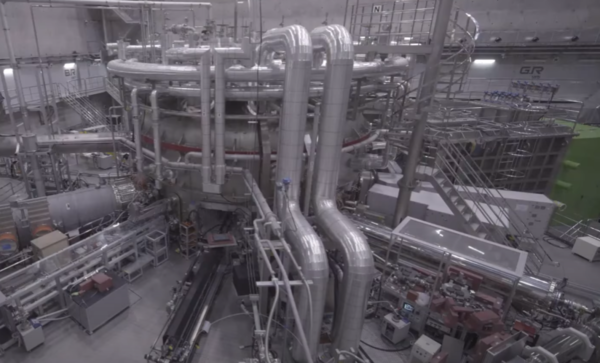 한국의 인공태양 ‘KSTAR’. 사진출처 = 한국핵융합에너지연구원 유튜브 캡처