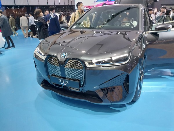 BMW 전기차 버전 'THE iX'