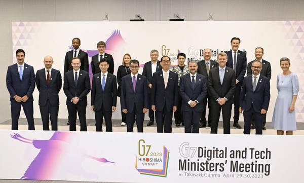 G7 디지털 기술 장관들이 AI규제법에 관한 성명을 발표하고 있다.(사진=로이터통신)