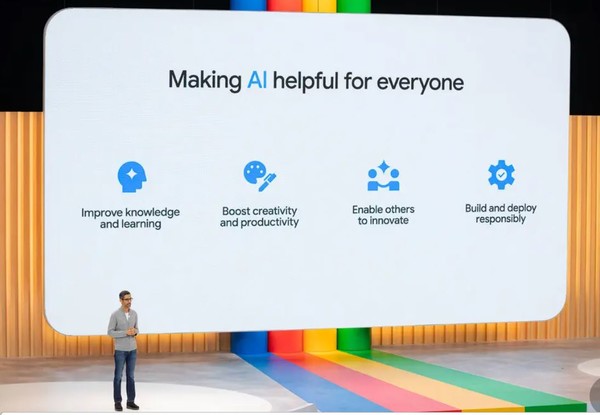 순다르 피차이가 '구글 IO 2023'에서 자사 기술과 비전을 설명하고 있다. (사진=뉴욕타임즈)