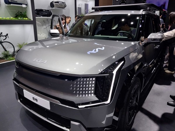 '2023국제모빌리티쇼'에 출품된 기아 전기차 EV9.