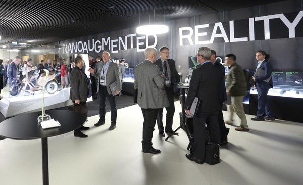 지난 2019년 글로벌 빅테크들이 참가한 가운데, 룩셈부르크에서 열린 '유로 나노&AR 박람회'의 한 장면.