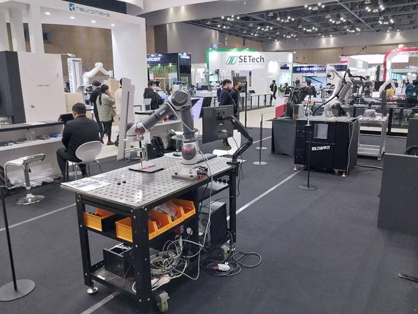 사진은 '로보월드 2022'으로서 본문과 직접 관련은 없음.