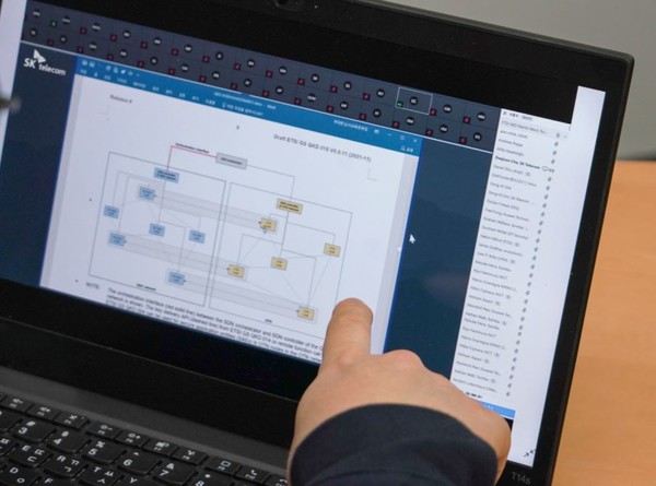 양자암호 연구 모습으로 본문과 직접 관련은 없음. (출처=SK텔레콤)