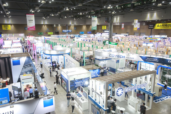 다양한 디지털 기술이 출품된 '2022 나노코리아' 전경.