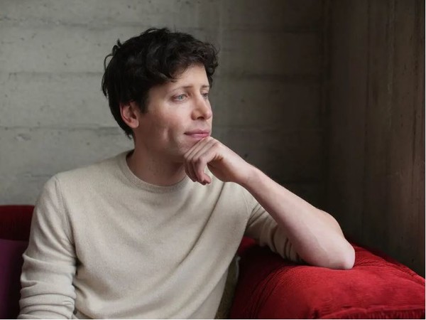 깊은 생각에 잠겨있는 듯한 샘 앨트먼 전 오픈AI CEO. '뉴욕타임스'는 그의 해임 소식을 전하며 그 분위기를 시사하는 듯한 그의 사진을 게재했다. (사진=뉴욕타임스)