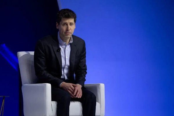 지난 주 APEC 회의에 참석했던 샘 앨트먼. 전격 해임 닷새만에 다시 전격 복직되었다. (사진=로이터 통신)