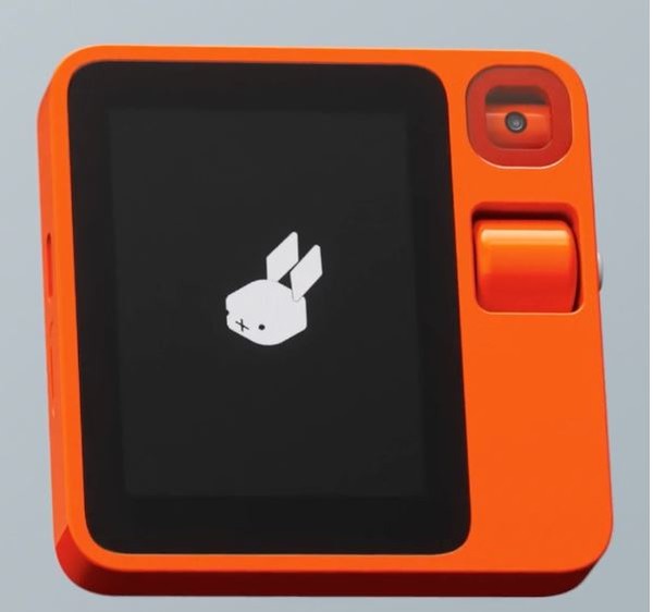 미국의 스타트업 '래빗'사가 개발, 'CES 2024'에 출시한 AI 내장 휴대용 기기인 'R1'. (사진=Rabbit)