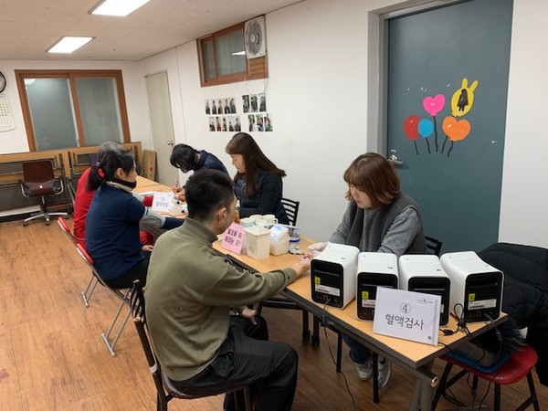 사진은 서울 시내 한 자치단체가 실시하는 건강검진 모습으로 본문과 직접 관련은 없음.