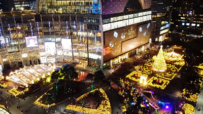 롯데가 지난 크리스마스 시즌 잠실에 선보인 초대형 크리스마스 타운(사진:롯데물산)