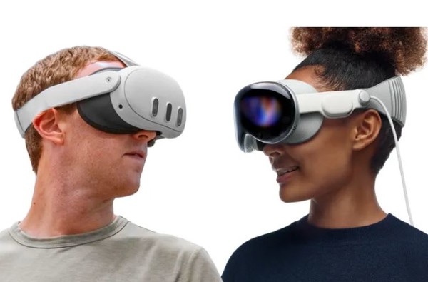 메타 퀘스트3(왼쪽)과 애플 비전 프로. (사진=디지털트렌즈)