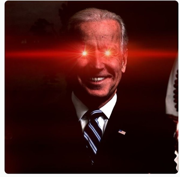 틱톡에 게시된 바이든 미국 대통령의 밈으로 트럼프의 밈을 흉내내었다는 얘기를 듣고 있다. (사진=셔터 스톡)