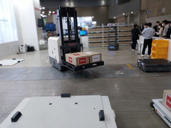 '스마트팩토리&오토메이션전'에 출품된 스마트팩토리 기술로서 출품 업체는 본문 기사와 관련없음.