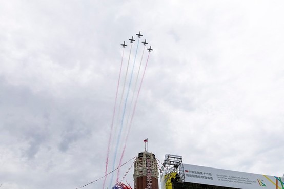 Military airplanes fly over Taiwan Presidential Office in inauguration ceremony(Photo: Taiwan Presidential Office)