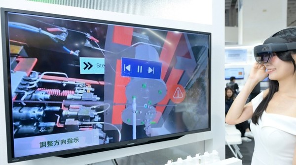 [5G O-RAN 전용망, AIoT, AR 기술을 응용, 원거리에서 제조 설비 이상 확인 및 유지보수, 고객 서비스 제공이 가능하다. 자료: 대만 산업기술처]