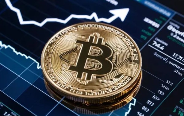 '가상자산법'이 오는 19일부터 시행된다. 사진은 비트코인 이미지. (출처=디크립트)