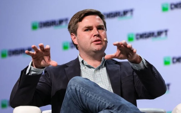 트럼프의 러닝메이트로 지명된 실리콘밸리 VC전문가 출신인  JD밴스 상원의원.